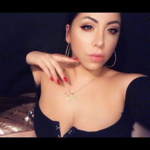 Meet your Posher, Danae